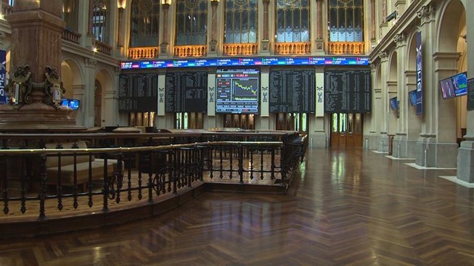 Economía/Bolsa.- El Ibex 35 inicia la última sesión del año con una caída del 0,
