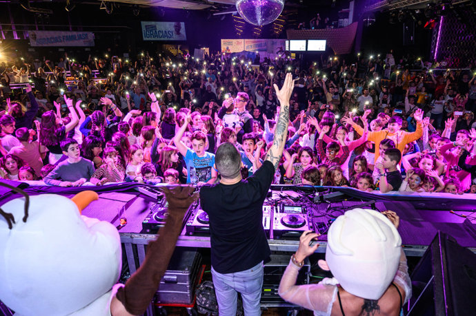 #ENFAMILIA, la fiesta solidaria de Dj Neil que ha sido todo un éxito