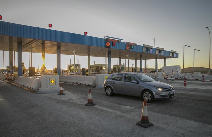 Peaje en el día previo al fin de la concesión de la AP-4 en Las Cabezas de San Juan (Sevilla), a 30 de diciembre de 2019.