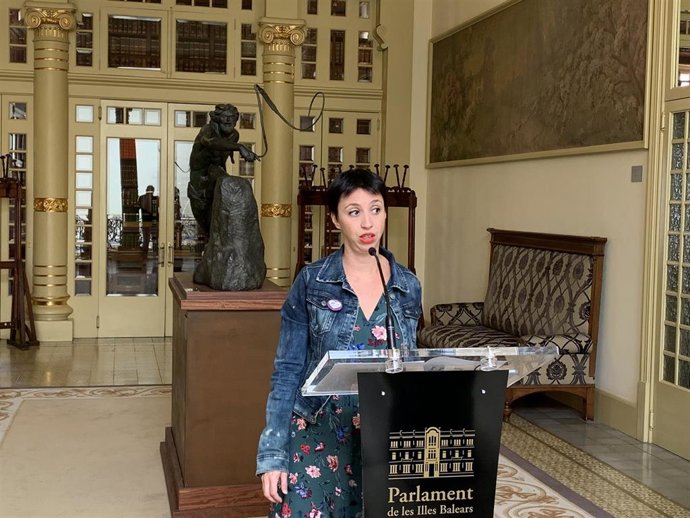 La portavoz del PSIB en el Parlament, Sílvia Cano.