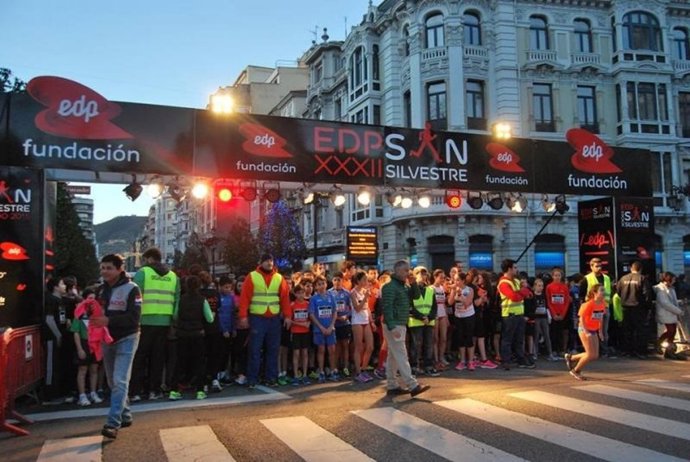 Imagen de archivo de una edició de la carrera San Silvestre en Oviedo.