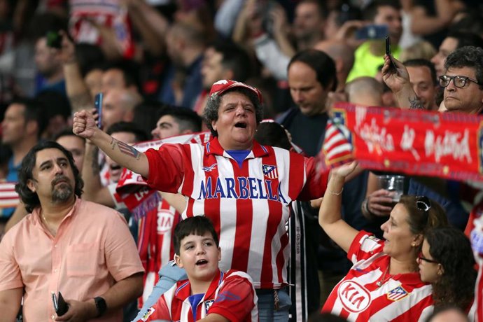 Aficionados del Atlético de Madrid en el Wanda Metropolitano.