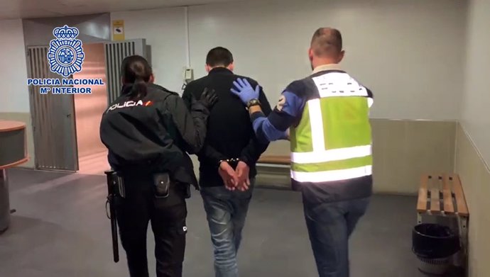 La Policía Nacional detiene a la pareja de la mujer hallada descuartizada en un frigorífico en Alcalá de Henares, Madrid.   