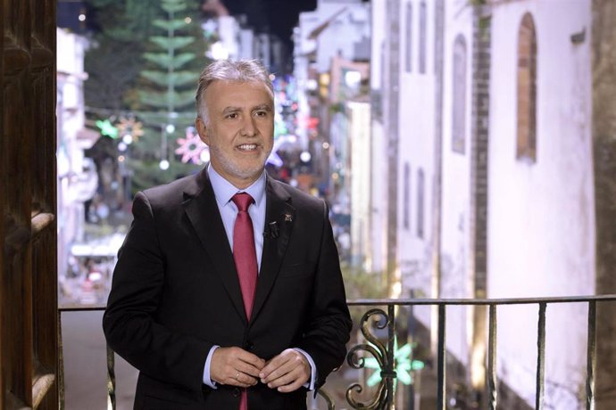 El presidente de Canarias, Ángel Víctor Torres, da el mensaje de felicitación de Fin de Año desde la Torre de La Concepción de La Laguna