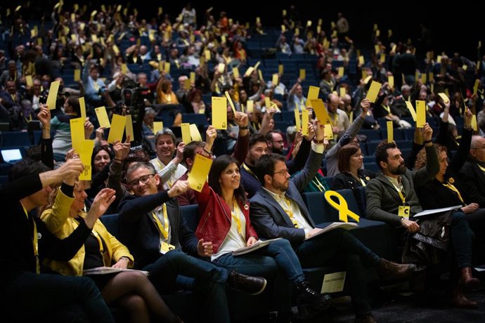 La portavoz de ERC, Marta Vilalta, el vicepresidente de la Generalitat, Pere Aragons, el presidente del Parlament, Roger Torrent y la consellera de Justicia, Ester Capella, en el 28 Congreso de ERC a 21 de diciembre de 2019