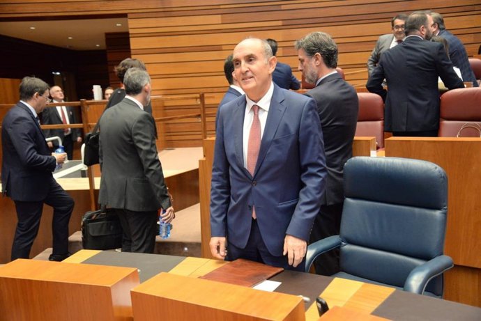 El Procurador del Común, Tomás Quintana, en las Cortes de Castilla y León.