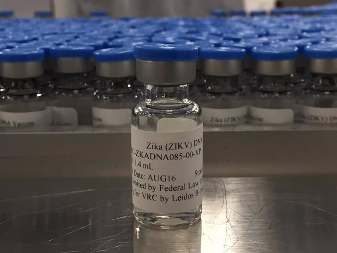 Una vacuna experimental contra el Zika probada en monos reduce el riesgo de tran