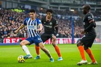 El Brighton expulsa a tres aficionados por insultos racistas y homófobos durante el duelo ante el Chelsea