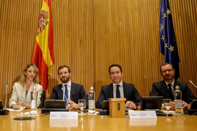 (I-D) La portavoz del Partido Popular en el Congreso, Cayetana Álvarez de Toledo; el presidente del Partido Popular, Pablo Casado; el secretario general del Partido Popular, Teodoro García Egea y el portavoz del PP en el Senado, Javier Maroto durante la