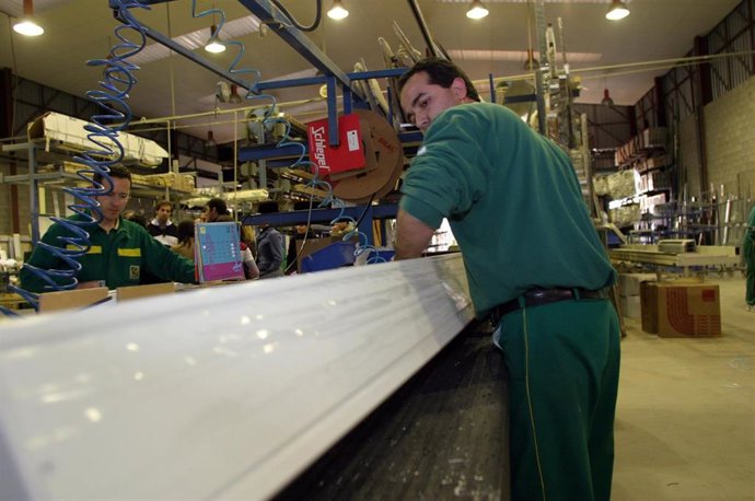 Un empleado del sector de empresas industriales.