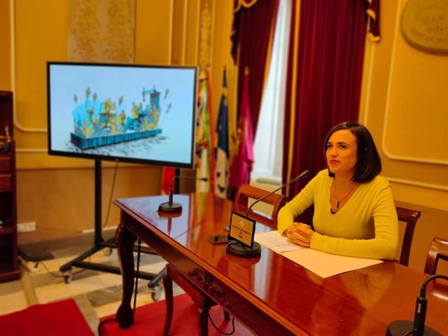 La delegada de Cultura y Fiestas, Lola Cazalilla, en la presentación de la Cabalgata de Reyes Magos de Cádiz