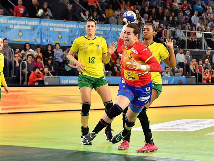 Ainhoa Hernández, jugadora de la selección española femenina de balonmano.