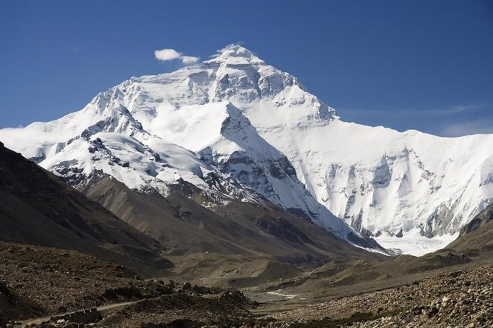 Miles de lagos del Himalaya amenazan con riadas por el calentamiento