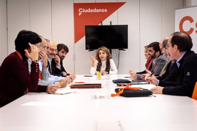 La portavoz de Educación de Ciudadanos, y diputada por Alicante, Marta Martín, se reúne en la sede del partido con asociaciones de escuelas concertadas
