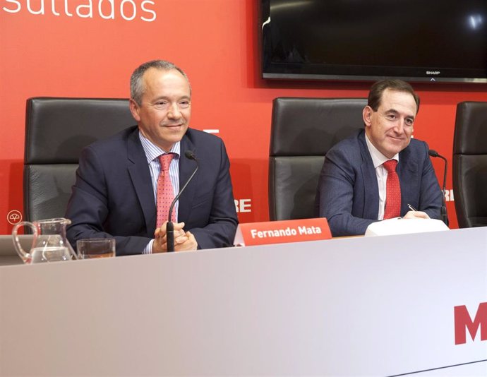 Antonio Huertas y Fernando Mata, de Mapfre, en la presentación de resultados.