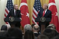 Trump advierte a Erdogan de que la injerencia en Libia "complica la situación"