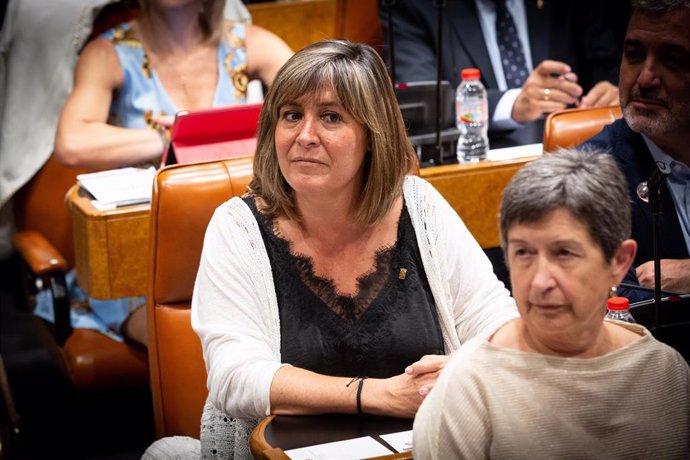 La diputada del PCS y alcaldesa de L'Hospitalet de Llobregat (Barcelona), Núria Marín, durante la sesión en la que ha sido nombrada nueva presidenta de la Diputación de Barcelona con los votos del PSC y JxCat.