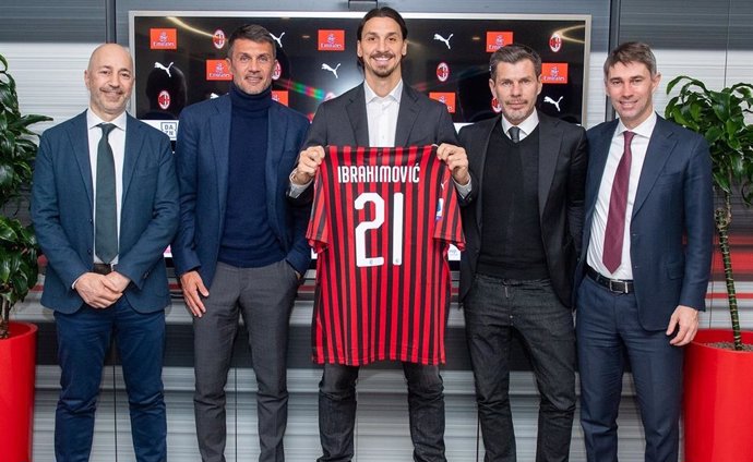 Fútbol.- Ibrahimovic, presentado con el Milan: "En lo individual, solo quiero da