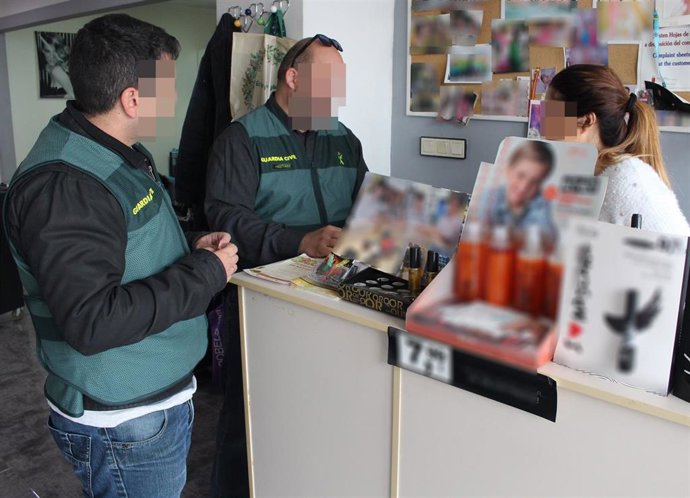 La Guardia Civil Detiene Al Presunto Autor De Varios Atracos Y Hurtos En Peluquerías De Murcia