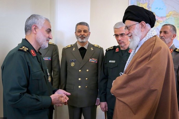 El general Qasem Soleimani junto al ayatolá Alí Jamenei