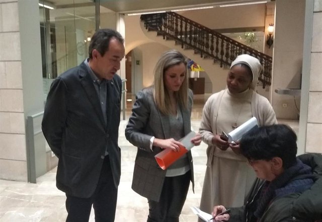 La portavoz de Ciudadanos en el Parlament, Patricia Guasp, tras registrar la proposición no de ley.