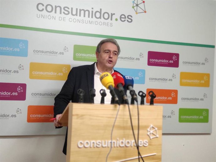 El presidente de la UCE, Dacio Alonso, en rueda de prensa.