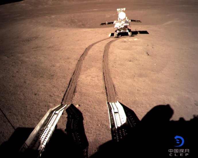 La misión Chang'e 4 cumple un año en la cara oculta de la Luna