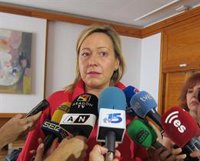 Gastón dice que "se sigue creando empleo" y atribuye el dato mensual a las campañas de la nieve y la Navidad