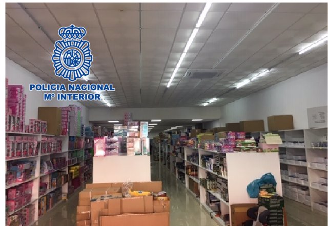 La Policía Nacional Interviene Más De 9.000 Juguetes Falsificados En Sendas Naves De Torredelcampo (Jaén) Y Fuenlabrada (Madrid)