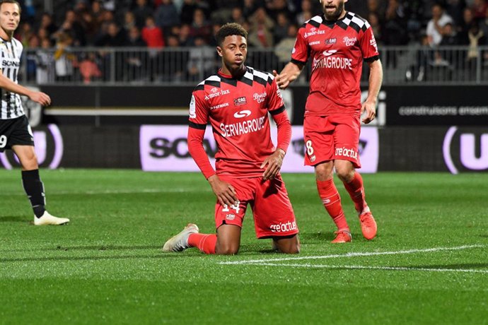 Fútbol.- Nathal Julan, jugador del Guingamp, fallece con 23 años en un accident