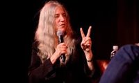 Patti Smith regala a Greta Thunberg un poema por su 17 cumpleaños