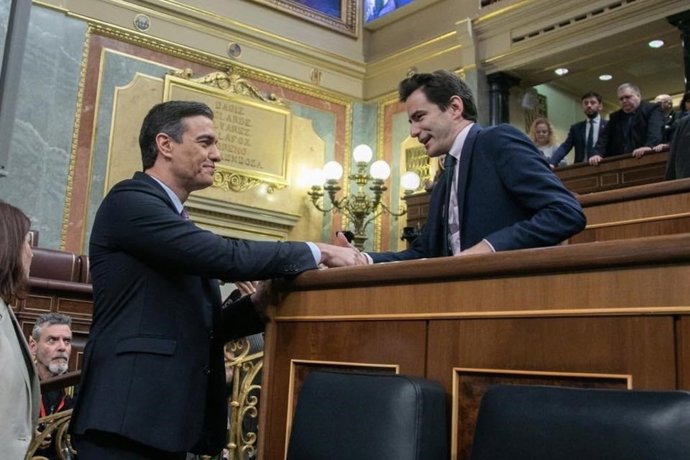 Pedro Sánchez y Pedro Casares