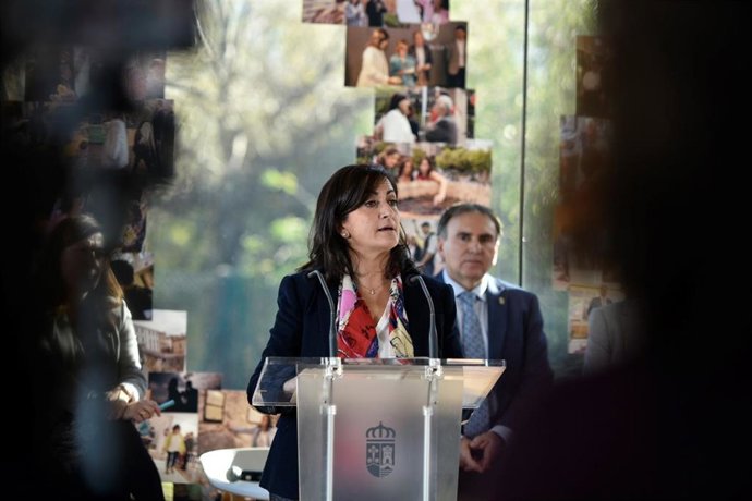 La presidenta del Gobierno Concha Andreu analiza los 100 días de Gobierno