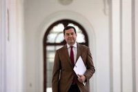 Moreno afea que Sánchez "admita su desprecio al Rey y a las víctimas del terrorismo" para ser presidente