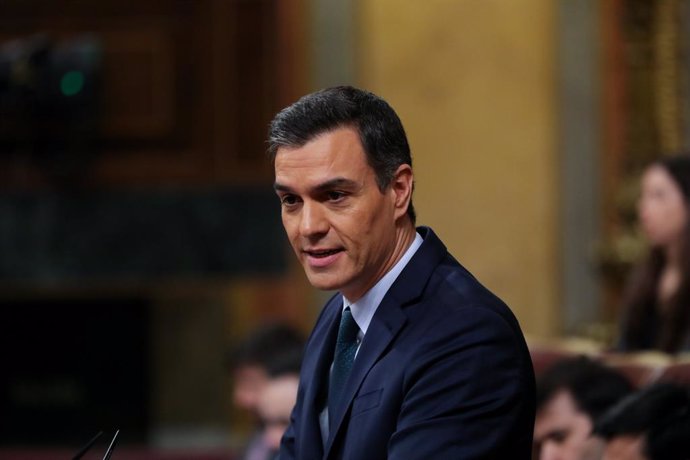 El president del Govern en funcions, Pedro Sánchez, durant la seva intervenció final en la segona sessió del debat d'investidura del candidat socialista a la Presidncia de Govern en la XIV Legislatura a Madrid (Espanya), 5 de gener del 2020.
