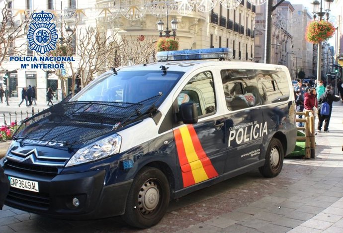 Furgón de la Policía Nacional.
