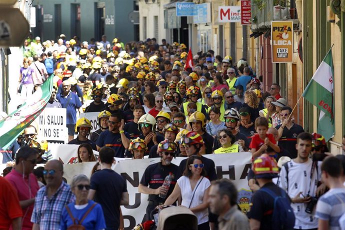 Imagen de archivo de una manifestación de bomberos en Málaga