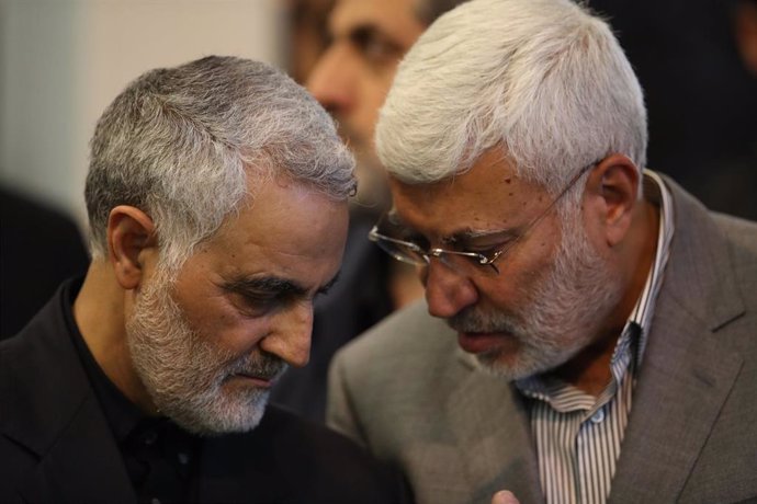 El general de Irán Qasem Soleimani y el 'número dos' de las Fuerzas de Movilización Popular, Abú Mahdi al Muhandis