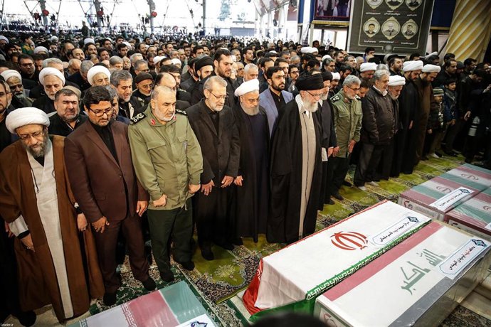 AMP.- Irán.- Cientos de miles de iraníes participan en los actos por el funeral 