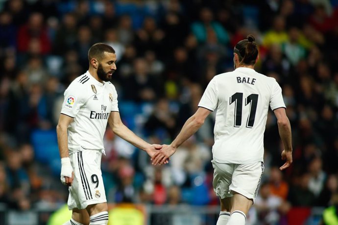 Fútbol.- Benzema y Bale, probables bajas en la Supercopa por problemas físicos