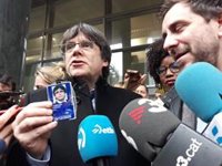 Puigdemont critica que "el borbón no dice nada" después de las resoluciones del TJUE