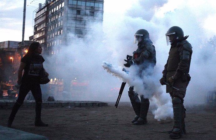 Chile.- Revocan la prisión preventiva a los carabineros acusados de torturas y d