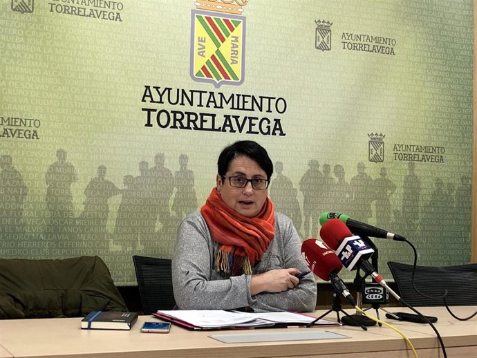 La concejala de Recursos Humanos, Cecilia Gutiérrez, en rueda de prensa