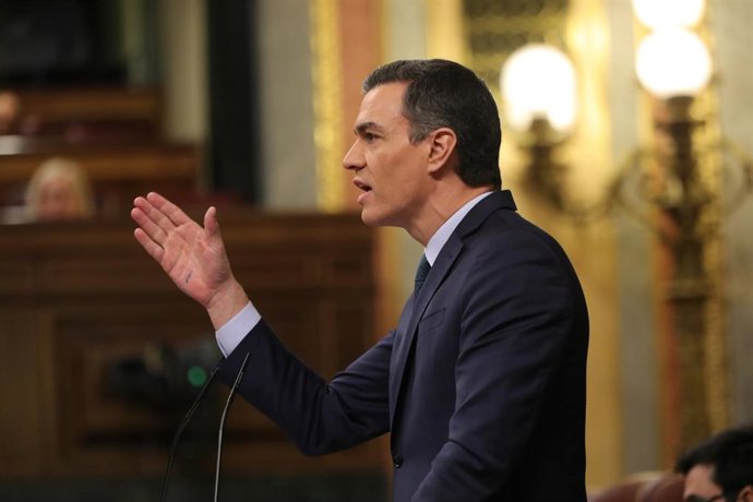 El presidente del Gobierno en funciones, Pedro Sánchez, en la segunda sesión del debate de investidura del candidato socialista a la Presidencia de Gobierno en la XIV Legislatura en Madrid (España), a 5 de enero de 2020.