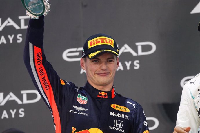 Max Verstappen celebra una victoria con Red Bull