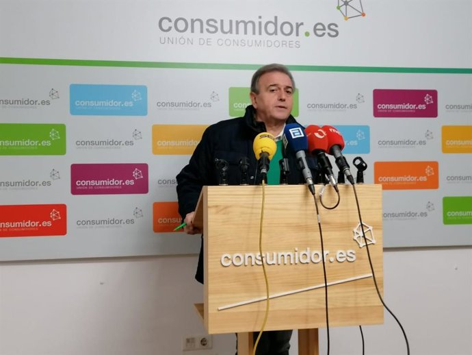 Dacio Alonso, presidente de UCE, en rueda de prensa.