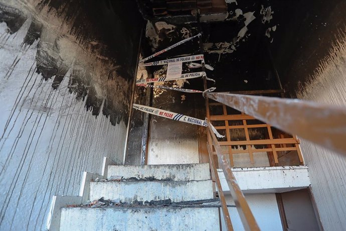Dos morts i un nadó a l'UCI per l'incendi d'un pis a Huelva
