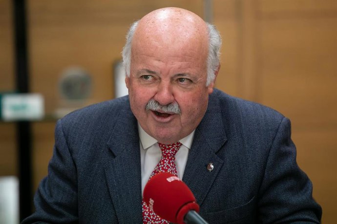 Entrevista  de Europa Press al consejero de Salud y Familias,Jesús Aguirre.