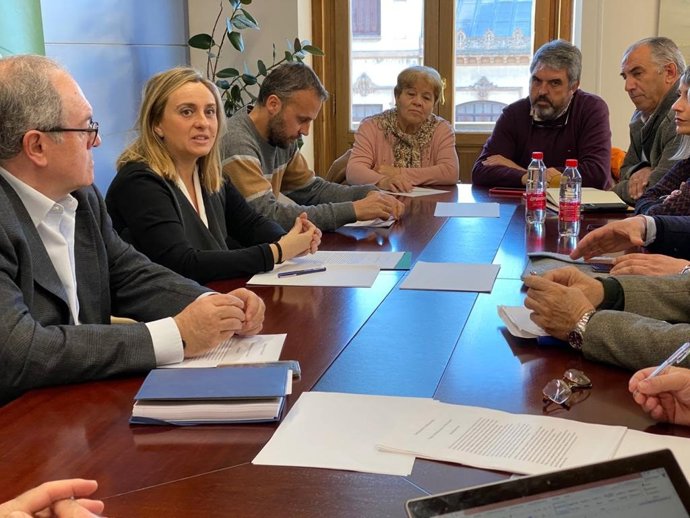 Reunión de la consejera de Fomento, Infraestructuras y Ordenación del Territorio, Marifrán Carazo, con la Plataforma en Defensa del Tren Rural Andaluz (PTRA).