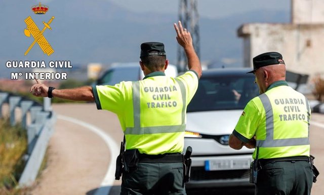 Agentes de la Guardia Civil de tráfico